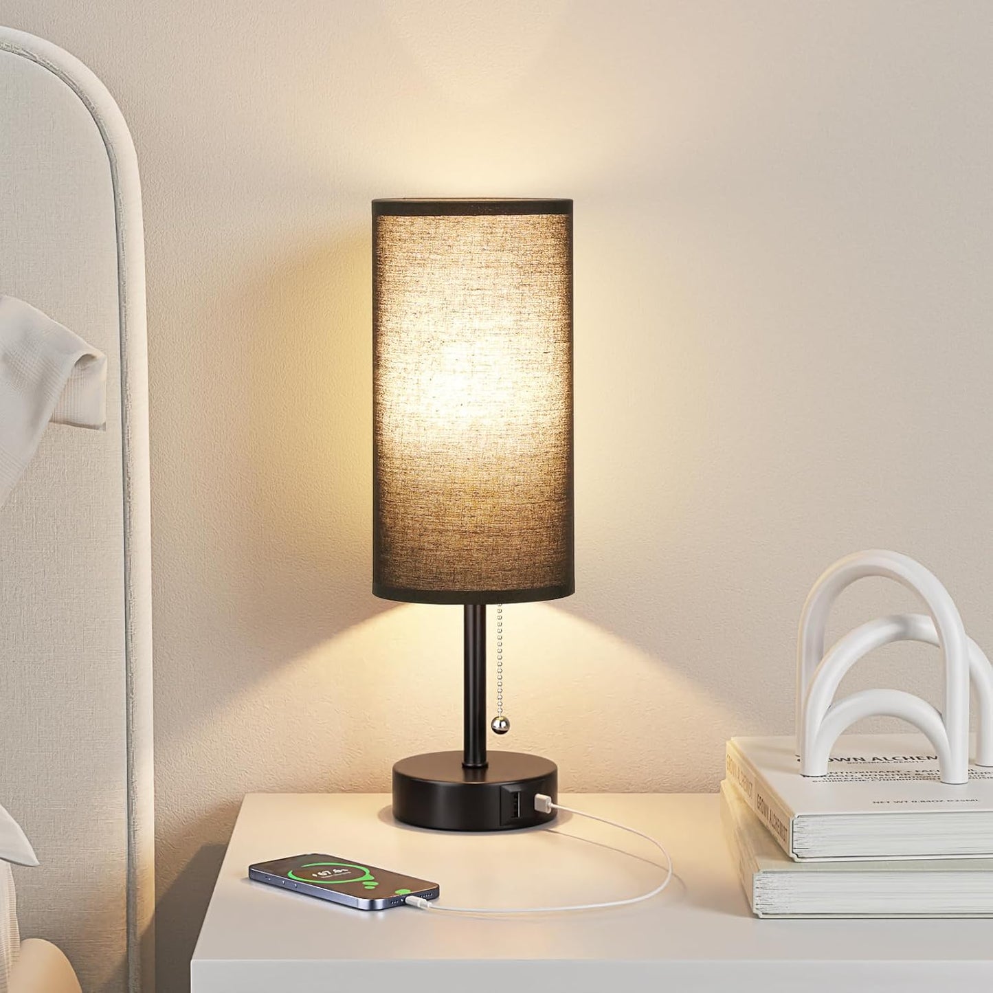 Black Bedside Lamp for Bedroom Nightstand - Small Table Lamp with USB A + C Charging Port, 3 Color Temperatures Pull Chain Night Stand Light with Bulb, Side Table Desk Reading Lamp for Living Room