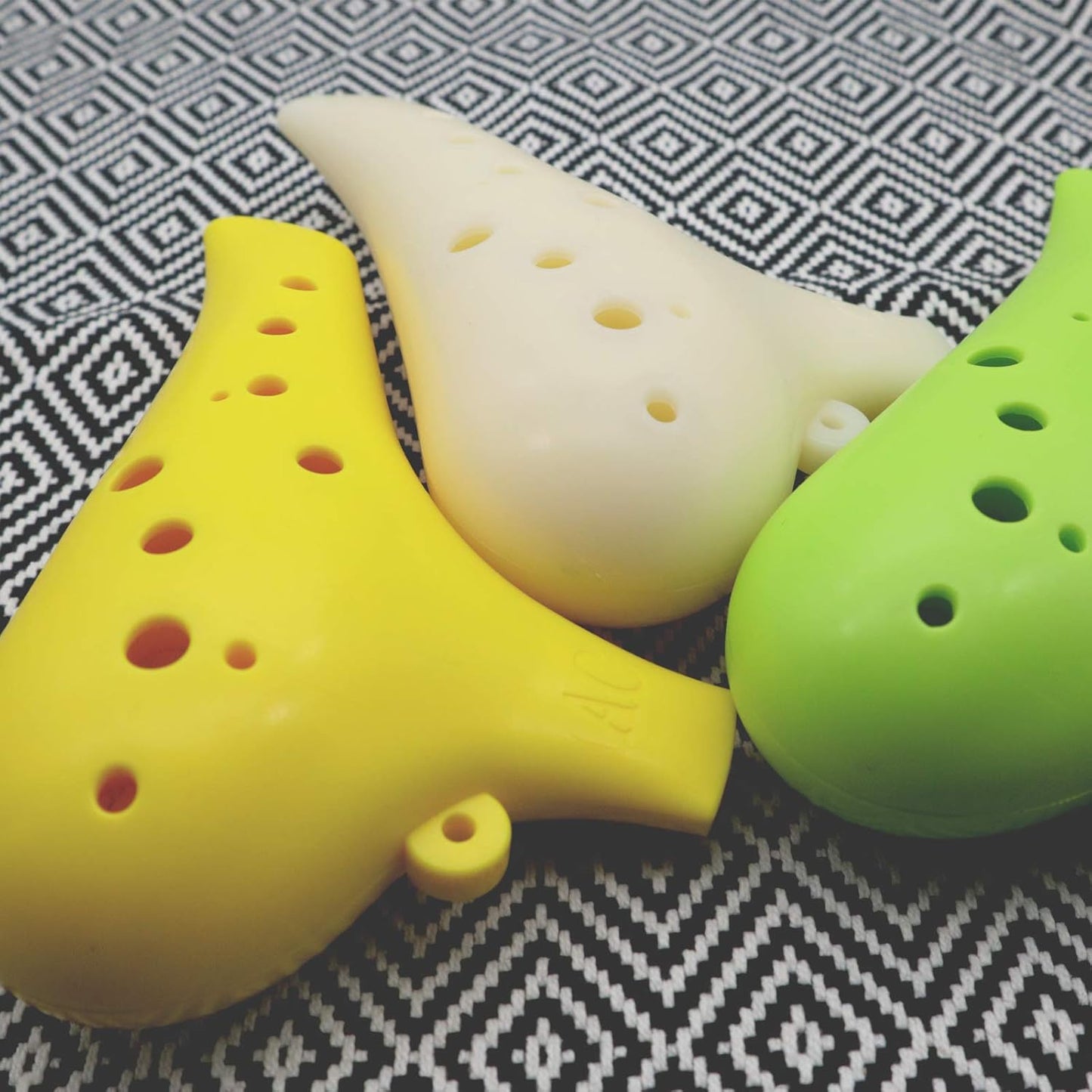Aestivate Plastic Ocarina Instrument 12 Hole Ocarina Alto C 12-Hole Ocarina Instrument Easy Instrument (Yellow)