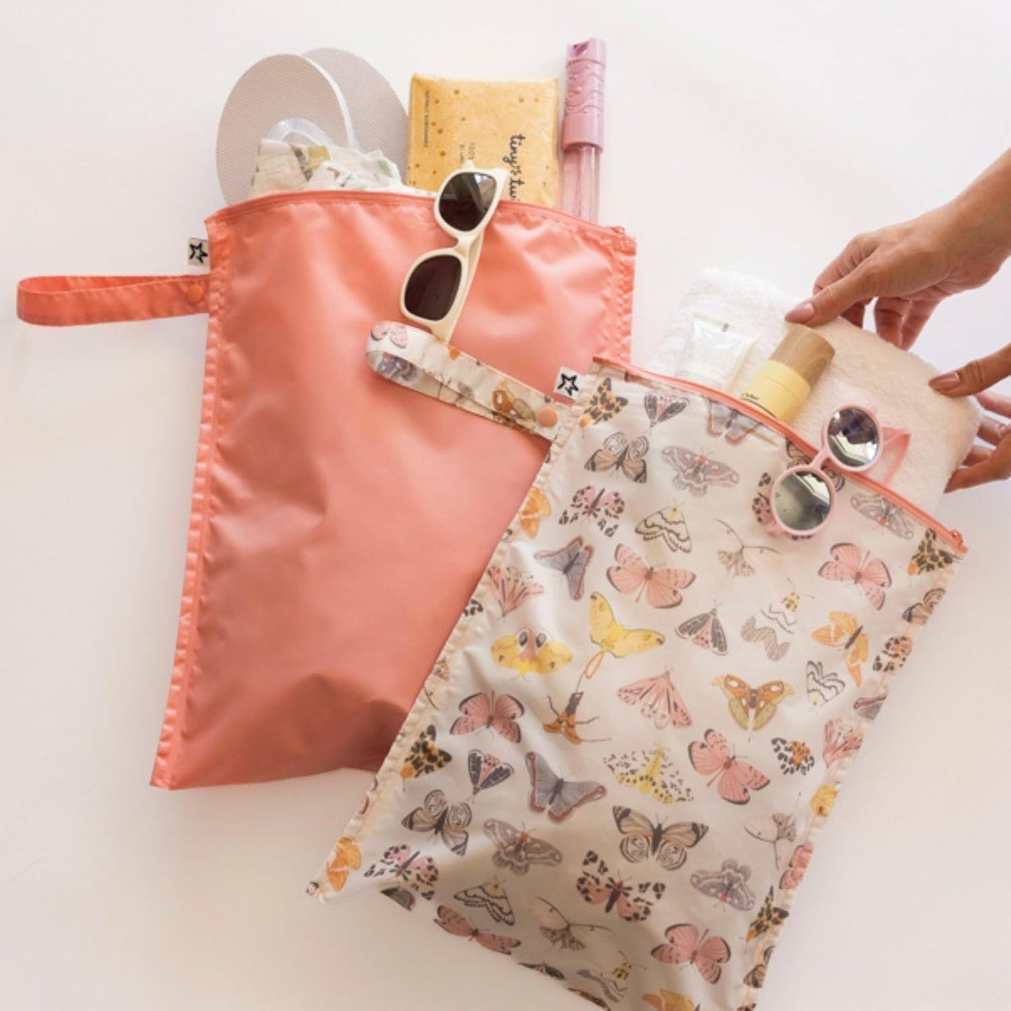 Tiny Twinkle Mess- Proof Waterproof Wet Dry Bag | 2-Packk Reusable Wet Bags for Swimsuits & Baby Clothes | Leakproof Wet Bag for Travel & Diaper Changes for Baby (Flutter)