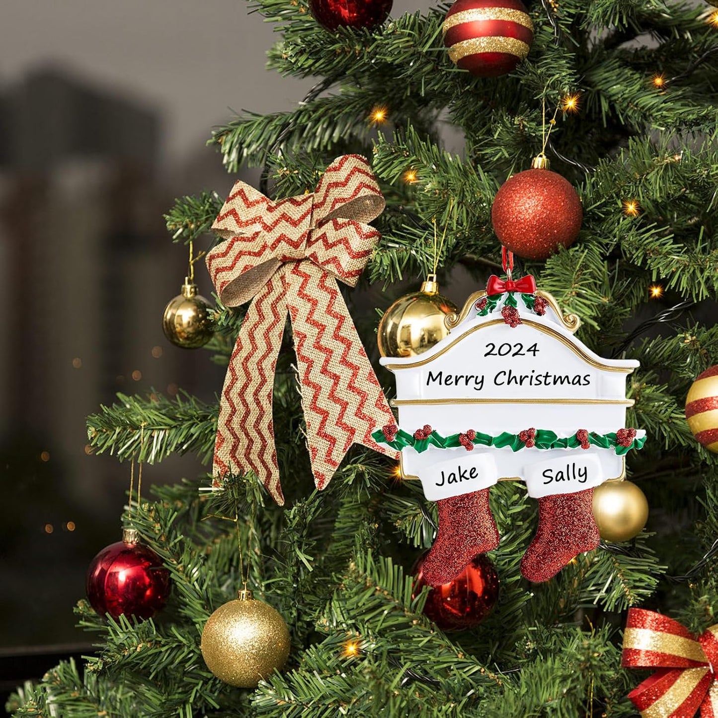 Personalized Christmas Ornaments 2025 Family of 2/3/4/5/6/7/8 Custom Christmas Stocking Ornament with Names Customized Ornaments for Xmas Tree,Family of 6